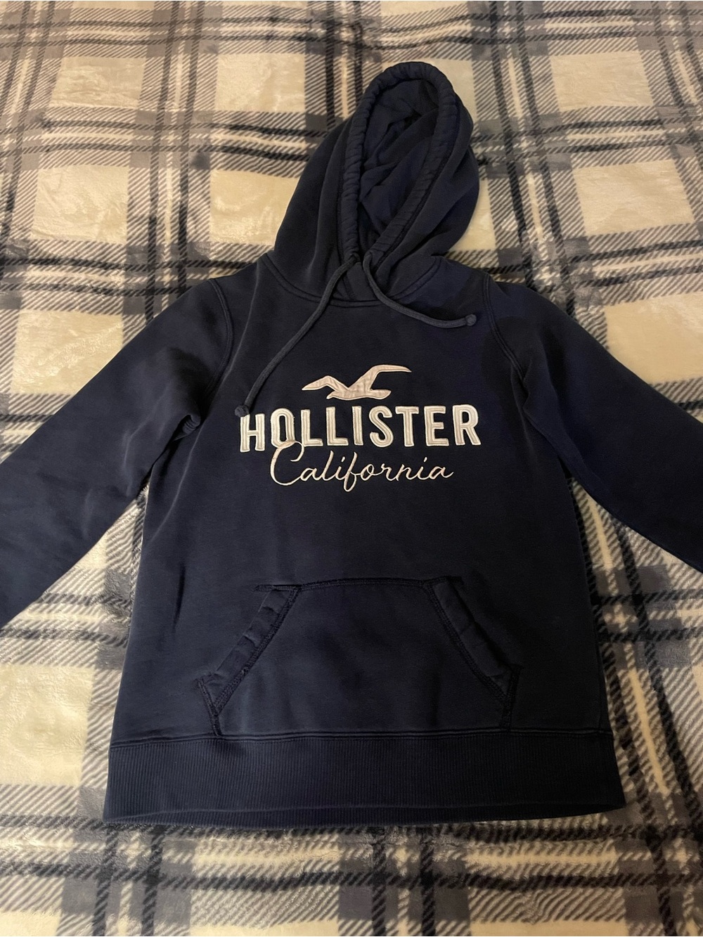 Set of 5 Hollister Hoodies Low Cost read description please - Picture 5 of 16